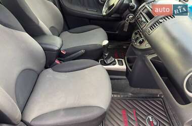 Хэтчбек Nissan Note 2012 в 