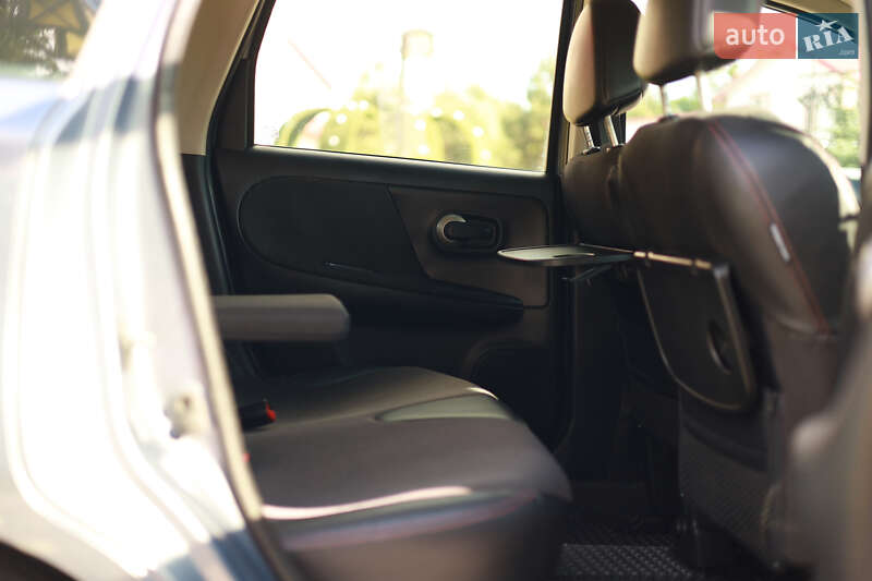 Хэтчбек Nissan Note 2007 в Львове