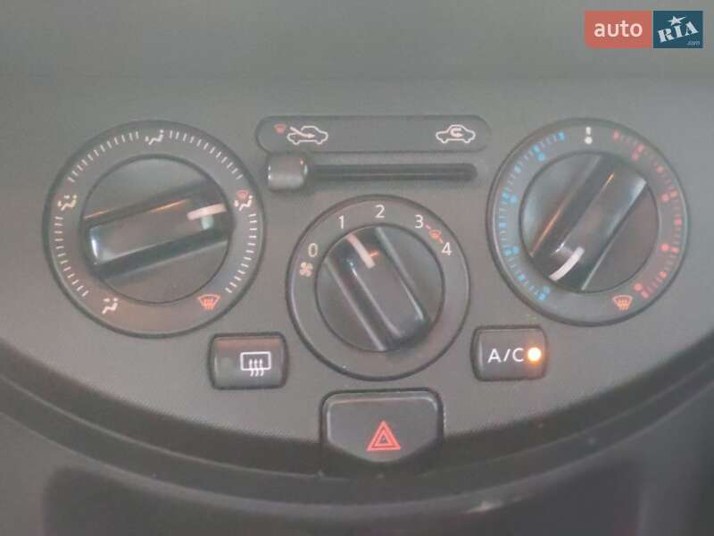 Хэтчбек Nissan Note 2006 в Виноградове