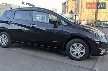 Хэтчбек Nissan Note 2017 в 
