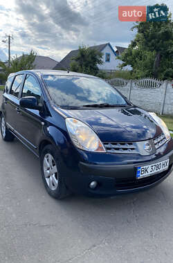 Хетчбек Nissan Note 2006 в Дубні