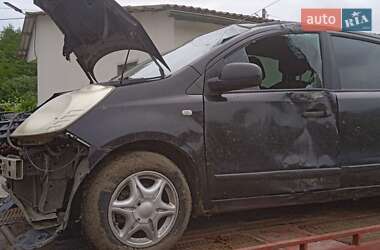 Хэтчбек Nissan Note 2006 в 