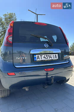 Хэтчбек Nissan Note 2012 в 