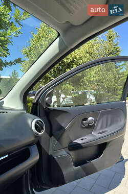 Хэтчбек Nissan Note 2012 в 