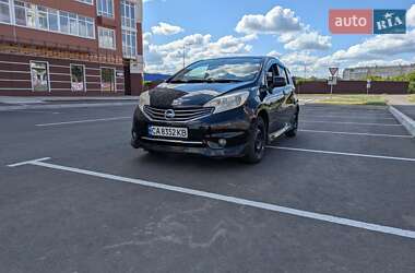 Хэтчбек Nissan Note 2012 в 