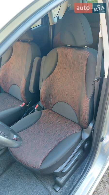 Хетчбек Nissan Note 2010 в Луцьку