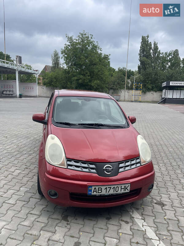 Хэтчбек Nissan Note 2008 в 