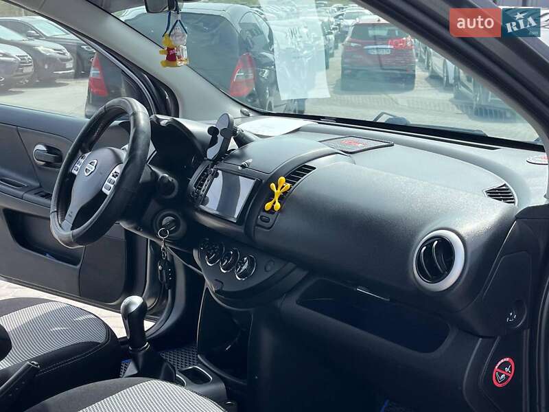 Хэтчбек Nissan Note 2011 в Львове