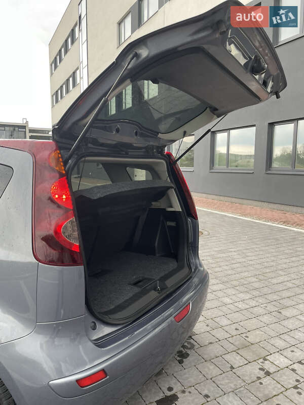 Хетчбек Nissan Note 2010 в Львові