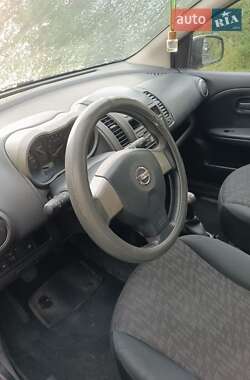 Хэтчбек Nissan Note 2007 в 