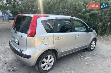 Хэтчбек Nissan Note 2007 в 