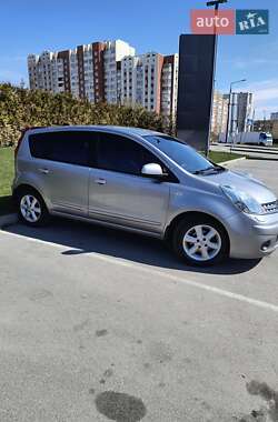 Хэтчбек Nissan Note 2007 в 