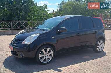 Хэтчбек Nissan Note 2006 в 