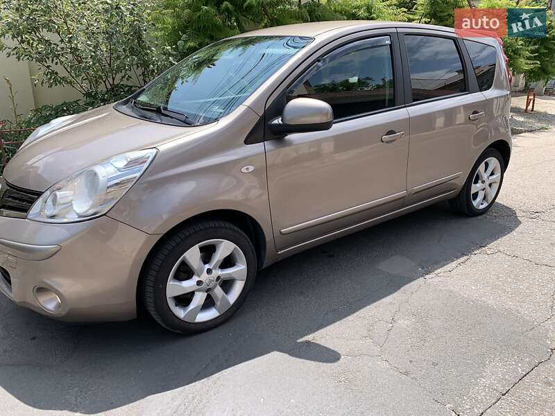 Хэтчбек Nissan Note 2009 в Одессе