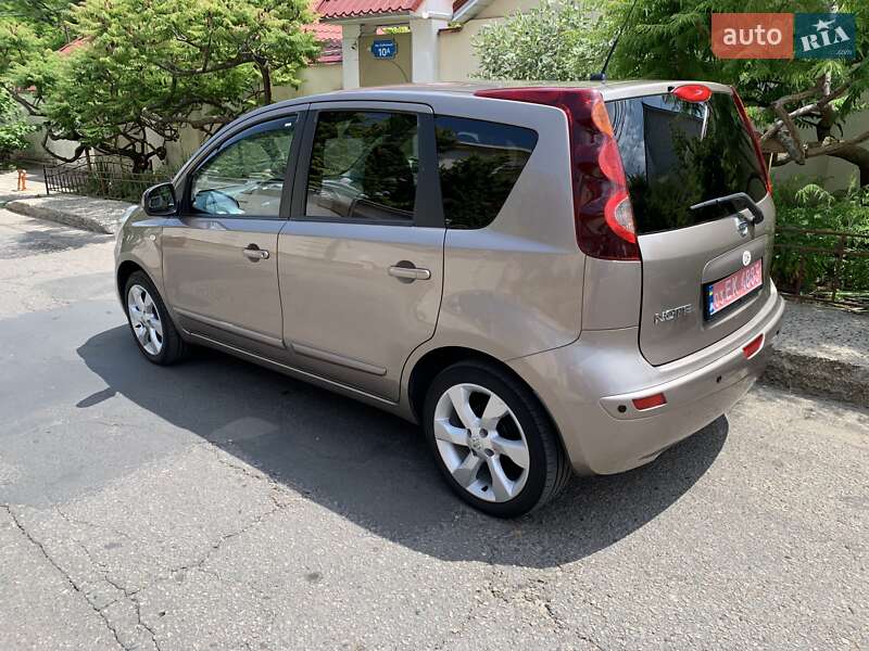 Хэтчбек Nissan Note 2009 в Одессе