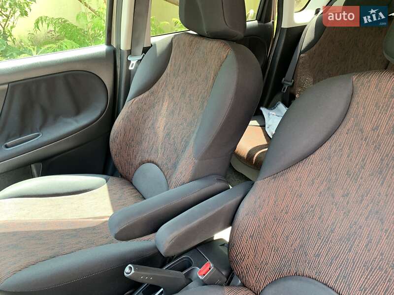 Хэтчбек Nissan Note 2009 в Одессе