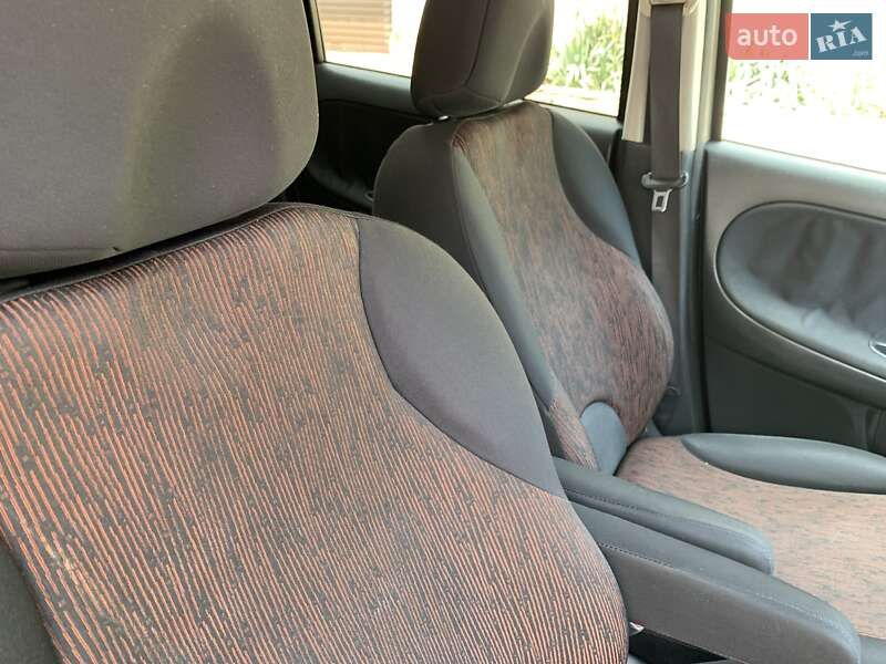 Хэтчбек Nissan Note 2009 в Одессе