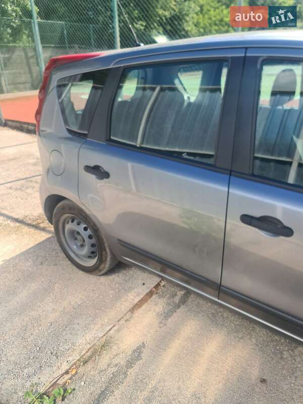 Хэтчбек Nissan Note 2010 в Кропивницком
