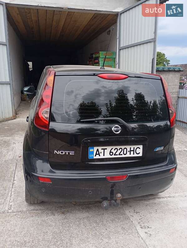 Хэтчбек Nissan Note 2010 в Ивано-Франковске