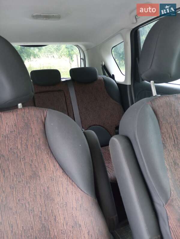 Хэтчбек Nissan Note 2010 в Ивано-Франковске