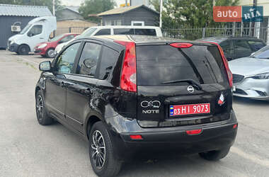 Хэтчбек Nissan Note 2006 в 