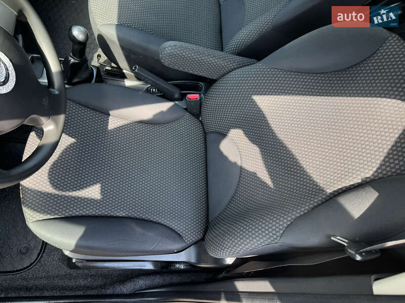Хэтчбек Nissan Note 2006 в Чернигове
