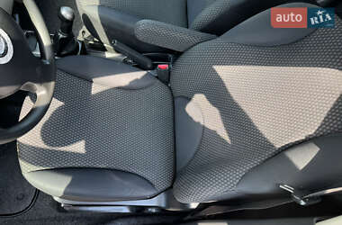 Хэтчбек Nissan Note 2006 в 