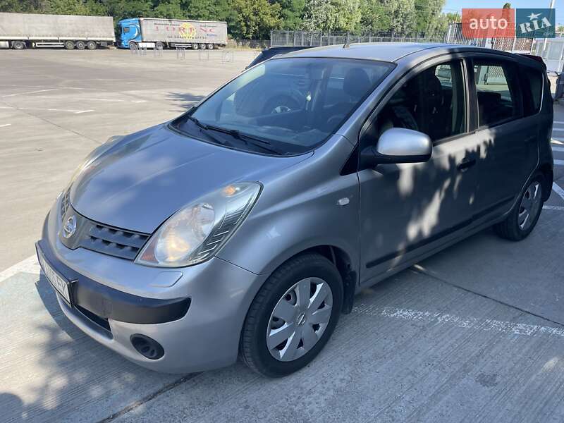 Хэтчбек Nissan Note 2006 в Киеве