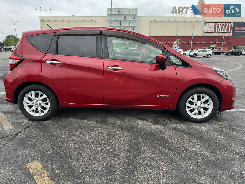Хэтчбек Nissan Note 2017 в Киеве