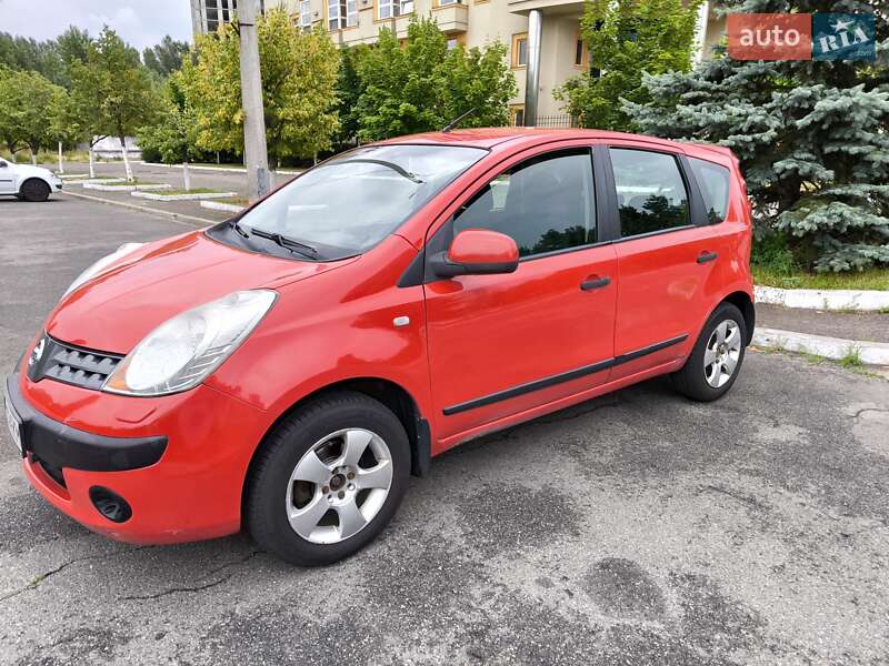 Хэтчбек Nissan Note 2006 в Киеве