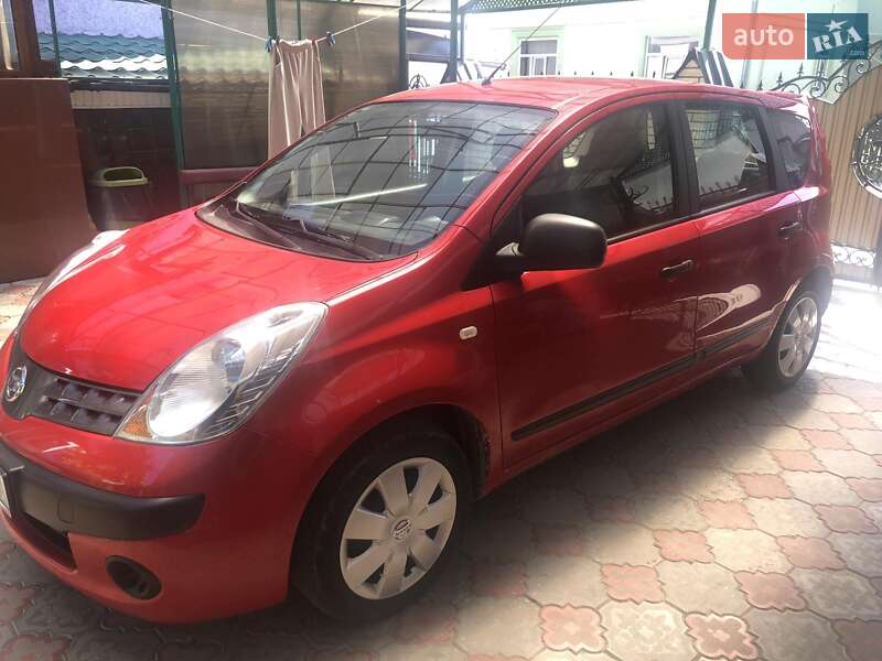 Хэтчбек Nissan Note 2006 в Черновцах
