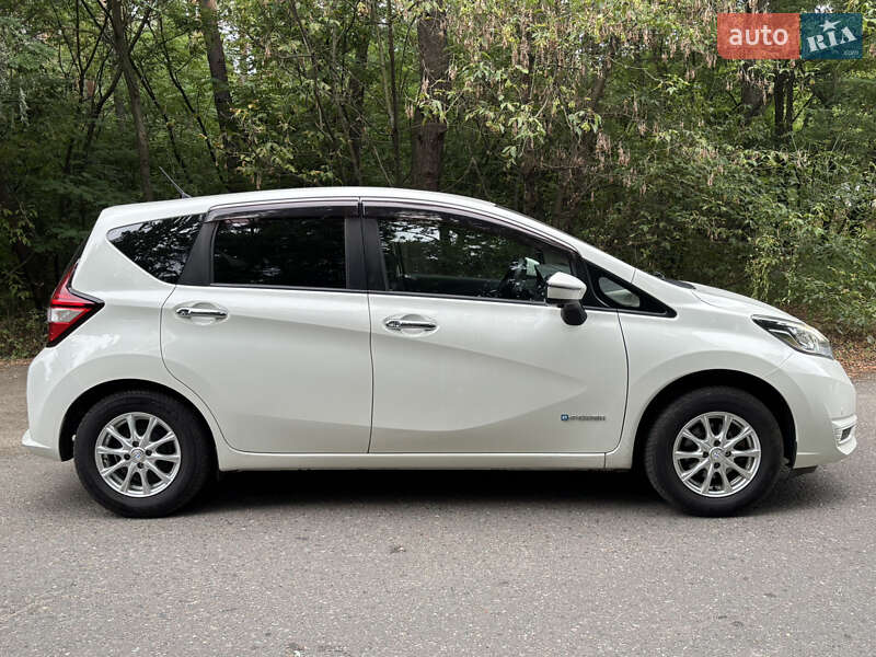 Хэтчбек Nissan Note 2018 в Киеве