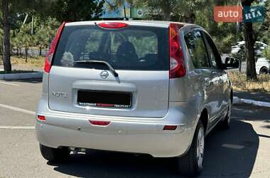 Хэтчбек Nissan Note 2008 в 