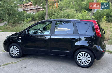 Хэтчбек Nissan Note 2006 в 