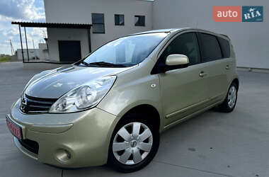 Хэтчбек Nissan Note 2009 в 