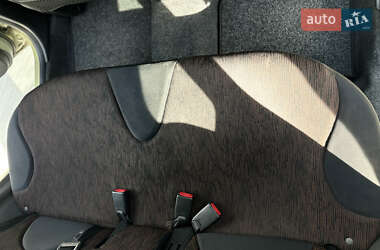 Хэтчбек Nissan Note 2009 в 