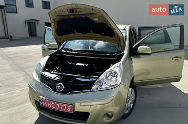 Хэтчбек Nissan Note 2009 в 