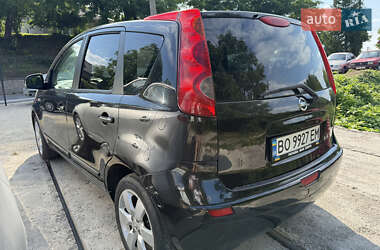 Хэтчбек Nissan Note 2006 в 