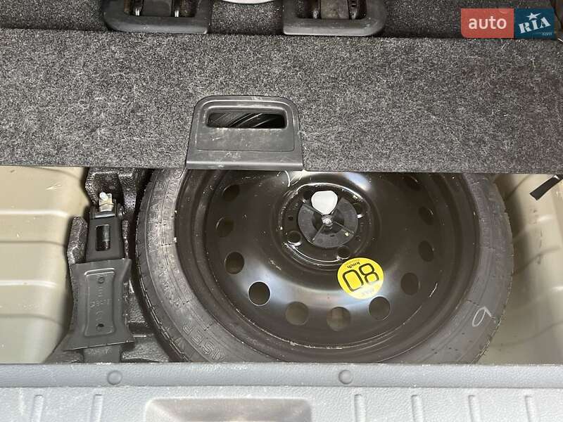 Хэтчбек Nissan Note 2011 в Кропивницком