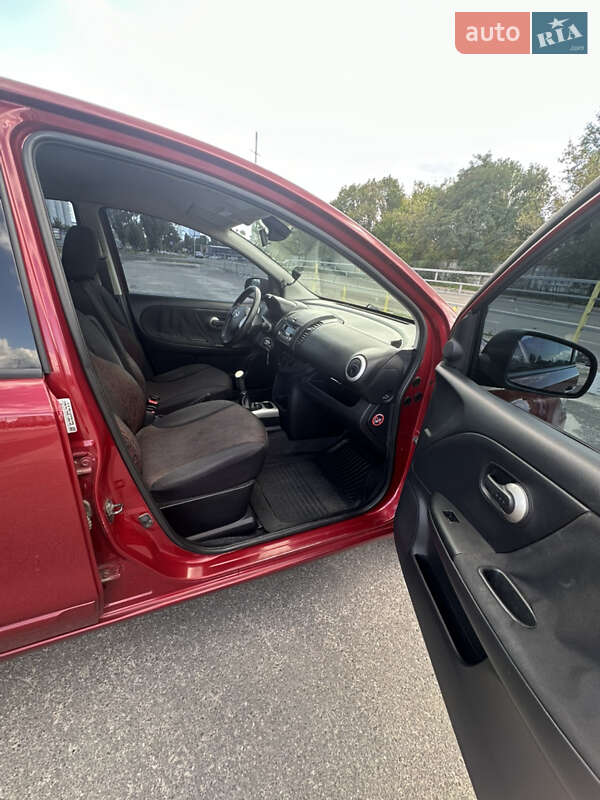 Хэтчбек Nissan Note 2011 в Киеве