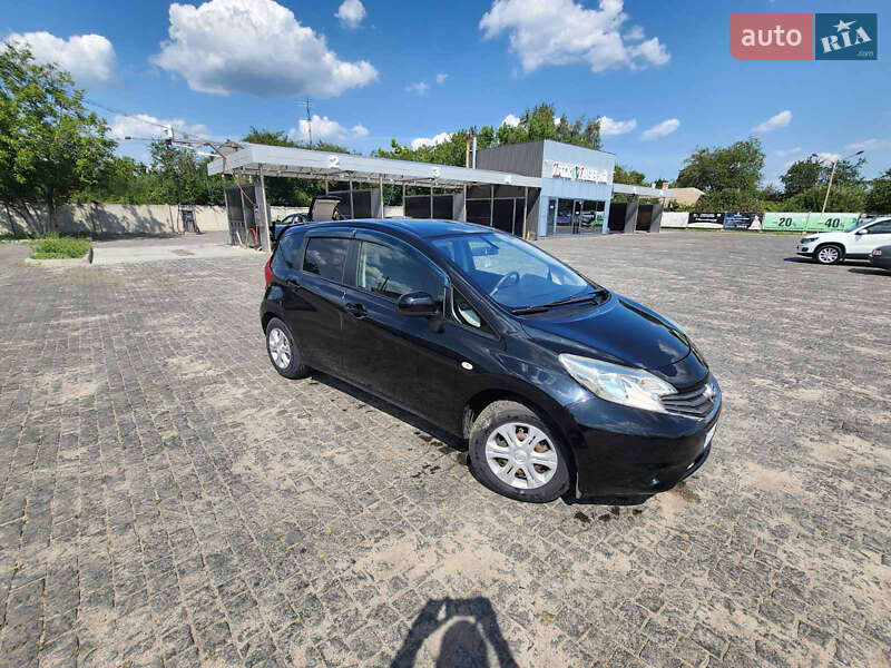 Хэтчбек Nissan Note 2013 в 