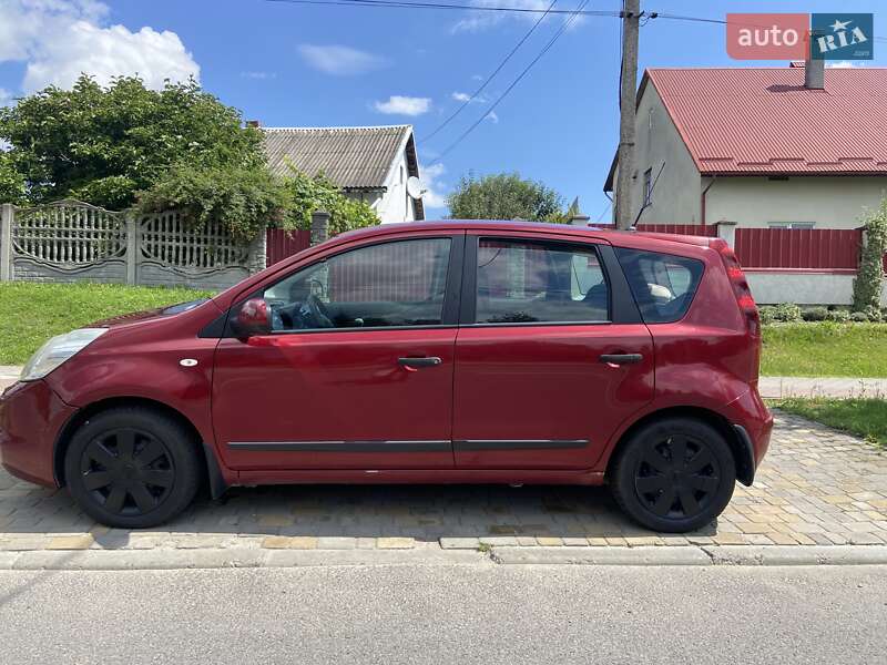 Хэтчбек Nissan Note 2011 в Львове