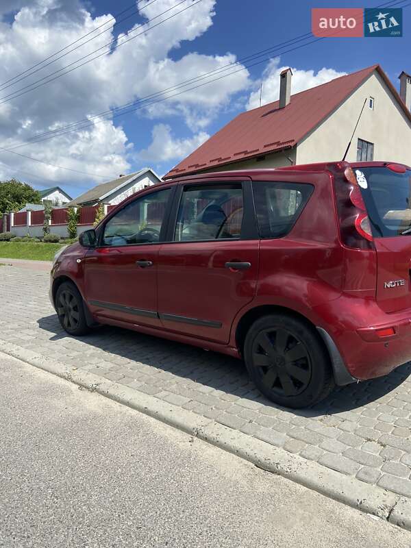 Хэтчбек Nissan Note 2011 в Львове