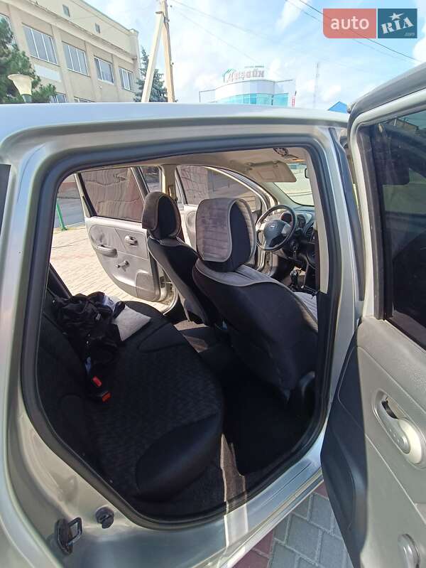 Хэтчбек Nissan Note 2008 в Могилев-Подольске