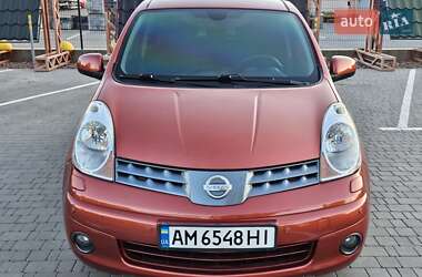 Хэтчбек Nissan Note 2007 в 