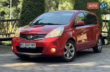 Хэтчбек Nissan Note 2011 в 