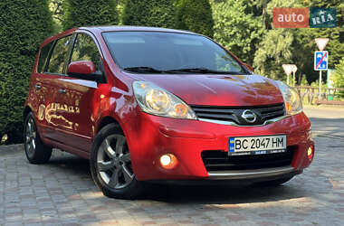 Хэтчбек Nissan Note 2011 в 