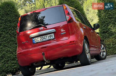 Хэтчбек Nissan Note 2011 в 