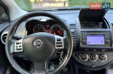 Хэтчбек Nissan Note 2011 в 