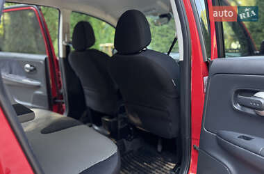 Хэтчбек Nissan Note 2011 в 